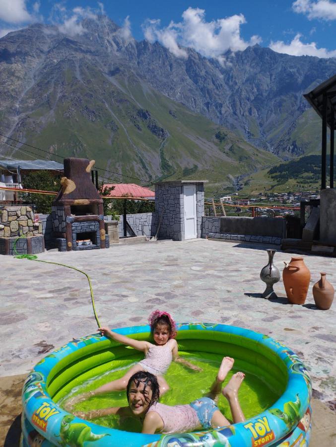 Kazbek View Hostel Казбеги Экстерьер фото