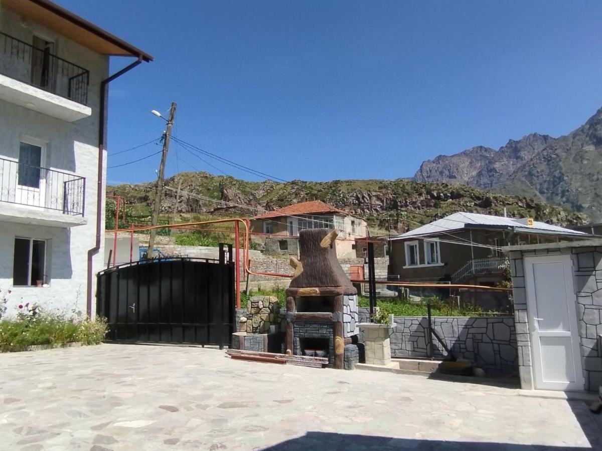 Kazbek View Hostel Казбеги Экстерьер фото